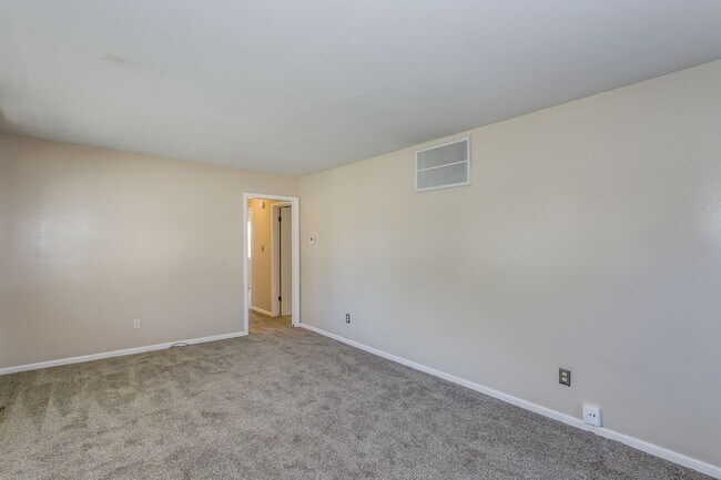 519 S Derby Ave in Derby, KS - Building Photo - Building Photo