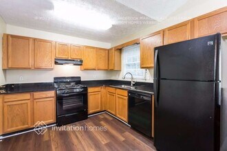 92 Indian Trail Dr in Powder Springs, GA - Building Photo - Building Photo