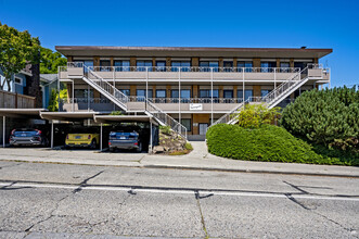 Sunnyside Apartments in Seattle, WA - Building Photo - Primary Photo