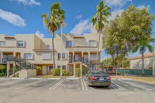 551 NW 82nd Ave in Miami, FL - Building Photo