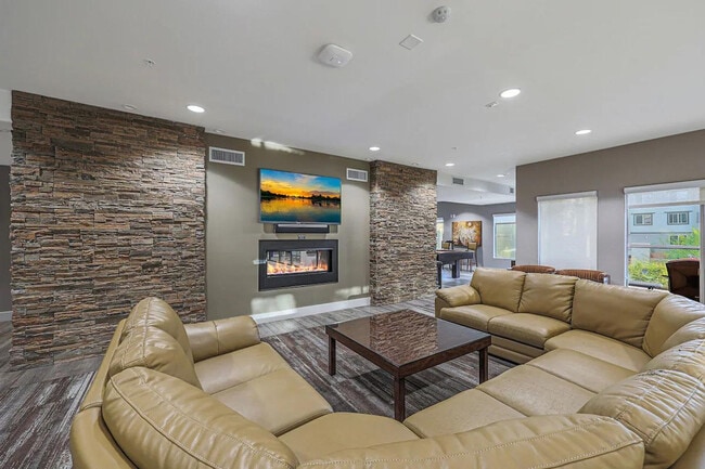 5450 E Deer Valley Dr in Phoenix, AZ - Building Photo - Building Photo