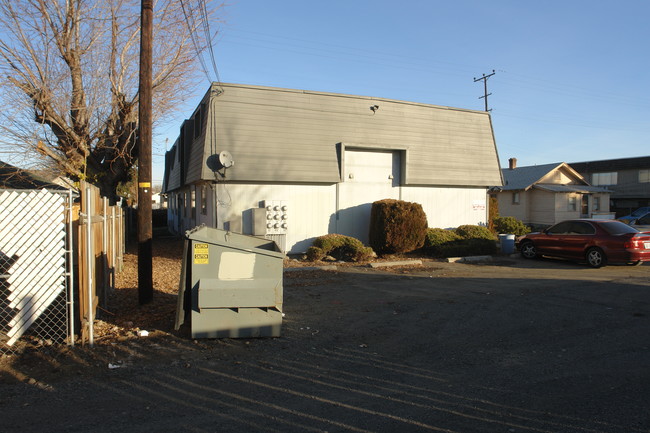 1312 W Lincoln Ave in Yakima, WA - Building Photo - Building Photo