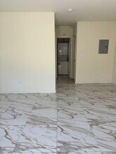 10929 Hayvenhurst Ave in Granada Hills, CA - Building Photo - Building Photo