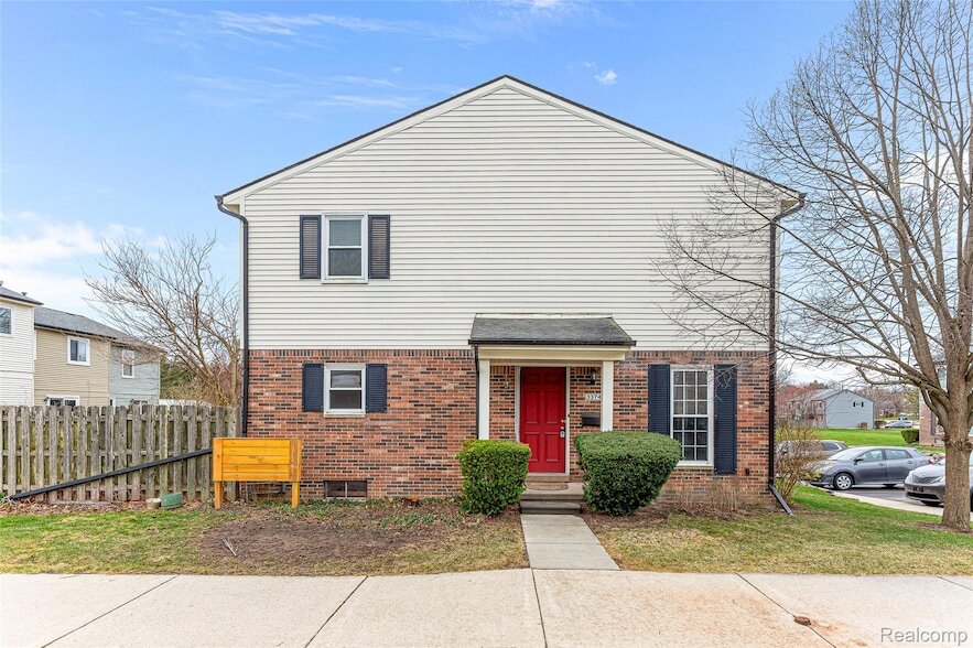 3374 Burbank Dr, Unit 349 in Ann Arbor, MI - Foto de edificio