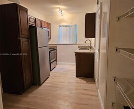5614 Taylor St in Hollywood, FL - Building Photo - Building Photo