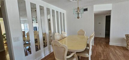 2450 Canadian Way in Clearwater, FL - Building Photo - Building Photo