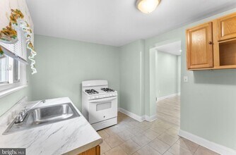 2041 Dennie St in Philadelphia, PA - Building Photo - Building Photo