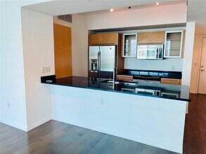 951 Brickell Ave, Unit 3211 in Miami, FL - Building Photo - Building Photo