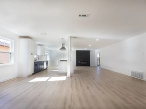 10023 Kirkhaven Dr in Dallas, TX - Building Photo - Building Photo