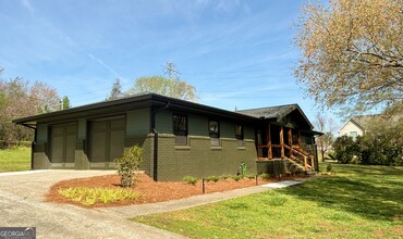1661 Kennesaw Due West Rd NW in Kennesaw, GA - Foto de edificio - Building Photo