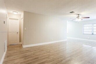 2740 SW 7th St in Fort Lauderdale, FL - Building Photo - Building Photo