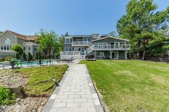 74 Seneca Pl in Oceanport, NJ - Building Photo - Building Photo