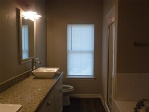 1633 Cree Trail in Kingsland, TX - Foto de edificio - Building Photo