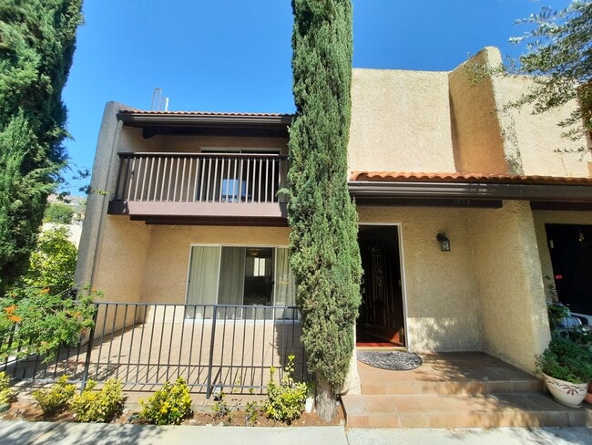 7955 Vía Latina in Burbank, CA - Building Photo - Building Photo