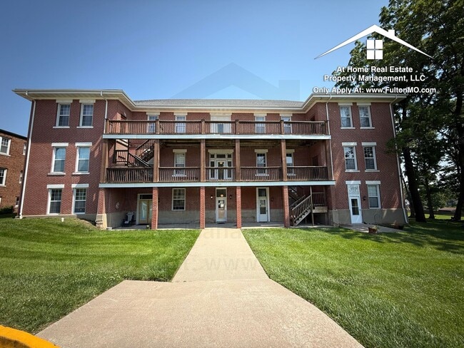 property at 103 E 10th St