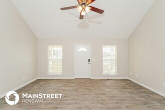 1130 Holt Cir in Hayden, AL - Foto de edificio - Building Photo