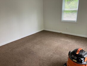 39 Sugar Maple Ln, Unit 1 in Chesterfield, NH - Foto de edificio - Building Photo