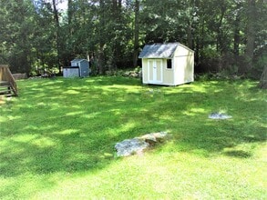 8 Jennings Rd in Oak Ridge, NJ - Foto de edificio - Building Photo