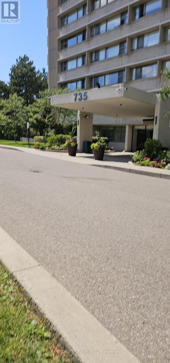 735-1735 Don Mills Rd. in Toronto, ON - Building Photo - Building Photo
