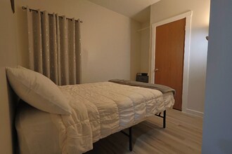 2 Cambridge Lane in Clinton, NY - Building Photo - Building Photo