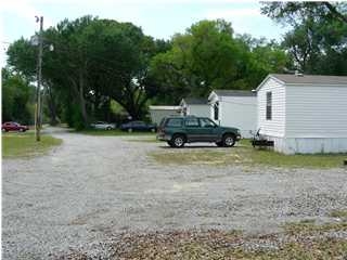 8902 Fowler Ave in Pensacola, FL - Foto de edificio - Building Photo