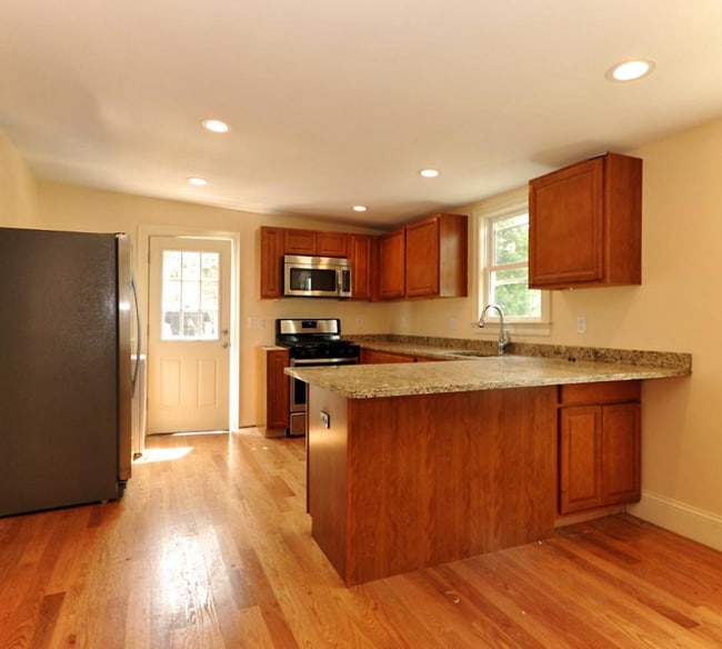 35 Pratt St, Unit 1 in Boston, MA - Building Photo - Building Photo