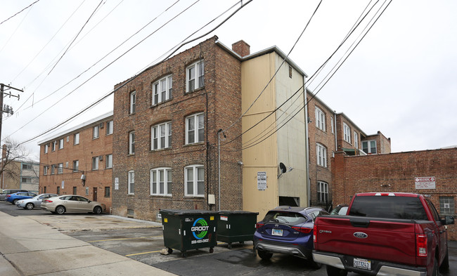 6908-6910 Cermak Rd in Berwyn, IL - Foto de edificio - Building Photo