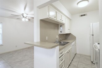 1855 Portsmouth St-Unit -B in Houston, TX - Building Photo - Building Photo