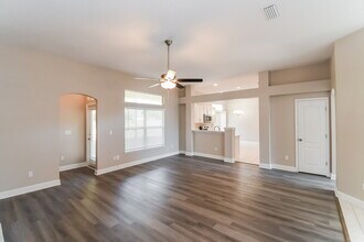 9461 Maidstone Mill Dr E in Jacksonville, FL - Building Photo - Building Photo