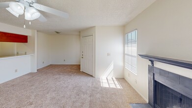 The Colony Apartments in Waco, TX | ApartmentHomeLiving.com