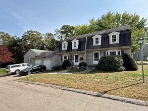 53 Pleasant Park in Millis, MA - Building Photo - Building Photo