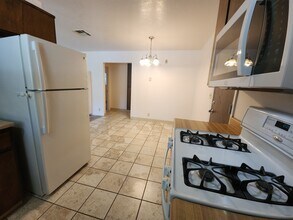615 Cowles Ave in Red Bluff, CA - Building Photo - Building Photo