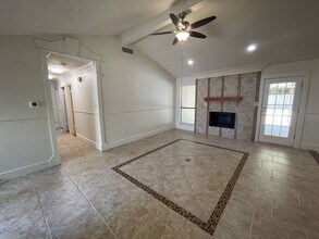 8906 Pineridge Dr in Austin, TX - Building Photo - Building Photo