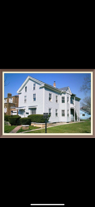 2336 Collins St, Unit Efficiency apartment in Blue Island, IL - Building Photo