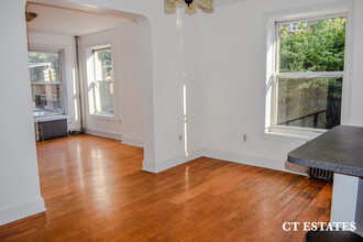 159 Baltic St in Brooklyn, NY - Building Photo - Interior Photo