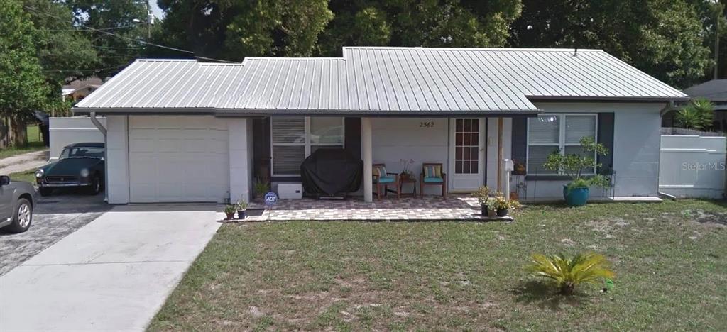 2562 33rd Ave N in St. Petersburg, FL - Building Photo