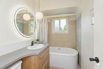 8183 Strathearn Av in Burnaby, BC - Building Photo - Building Photo