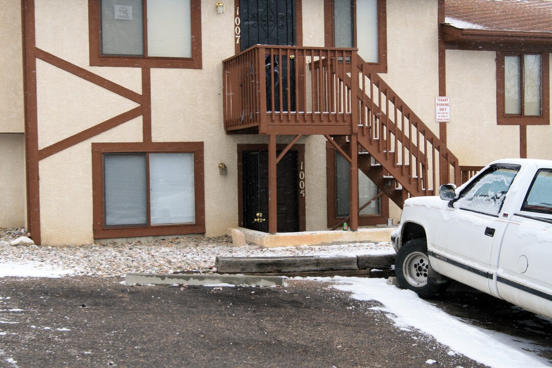 1005 Western Dr in Colorado Springs, CO - Building Photo