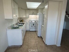 51020 Eisenhower Dr in La Quinta, CA - Foto de edificio - Building Photo