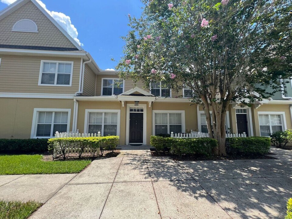 2220 San Vittorino Cir in Kissimmee, FL - Building Photo