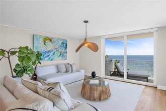 615 Ocean Dr in Key Biscayne, FL - Building Photo - Building Photo