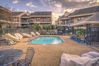 400 W South Town Dr, Unit 504 in Tyler, TX - Foto de edificio - Building Photo