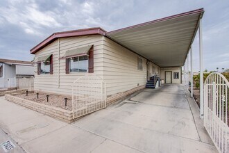 3033 Tularosa Ln in Las Vegas, NV - Building Photo - Building Photo