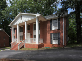 The Columns at East Hill Apartments