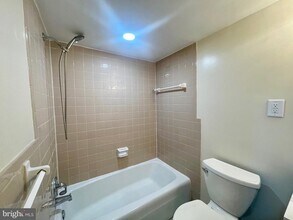 6018 Westchester Park Dr in College Park, MD - Building Photo - Building Photo