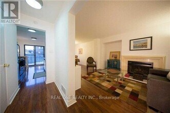 1261 Valerie Crescent in Oakville, ON - Building Photo - Building Photo