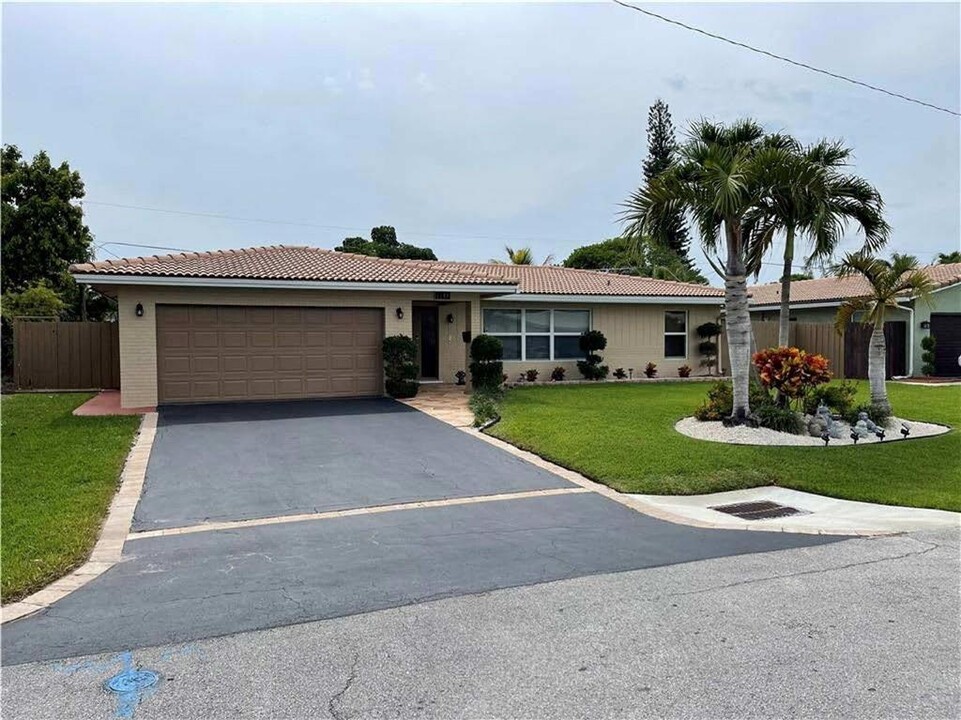 3798 NW 78th Ln in Coral Springs, FL - Foto de edificio