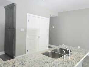 3514 B Hunnicutt St in Dayton, TX - Foto de edificio - Building Photo