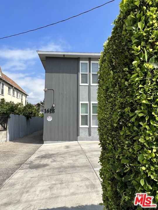 1618 N Kenmore Ave in Los Angeles, CA - Building Photo - Building Photo