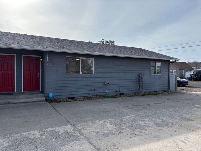 property at 200-204 NE 7th St